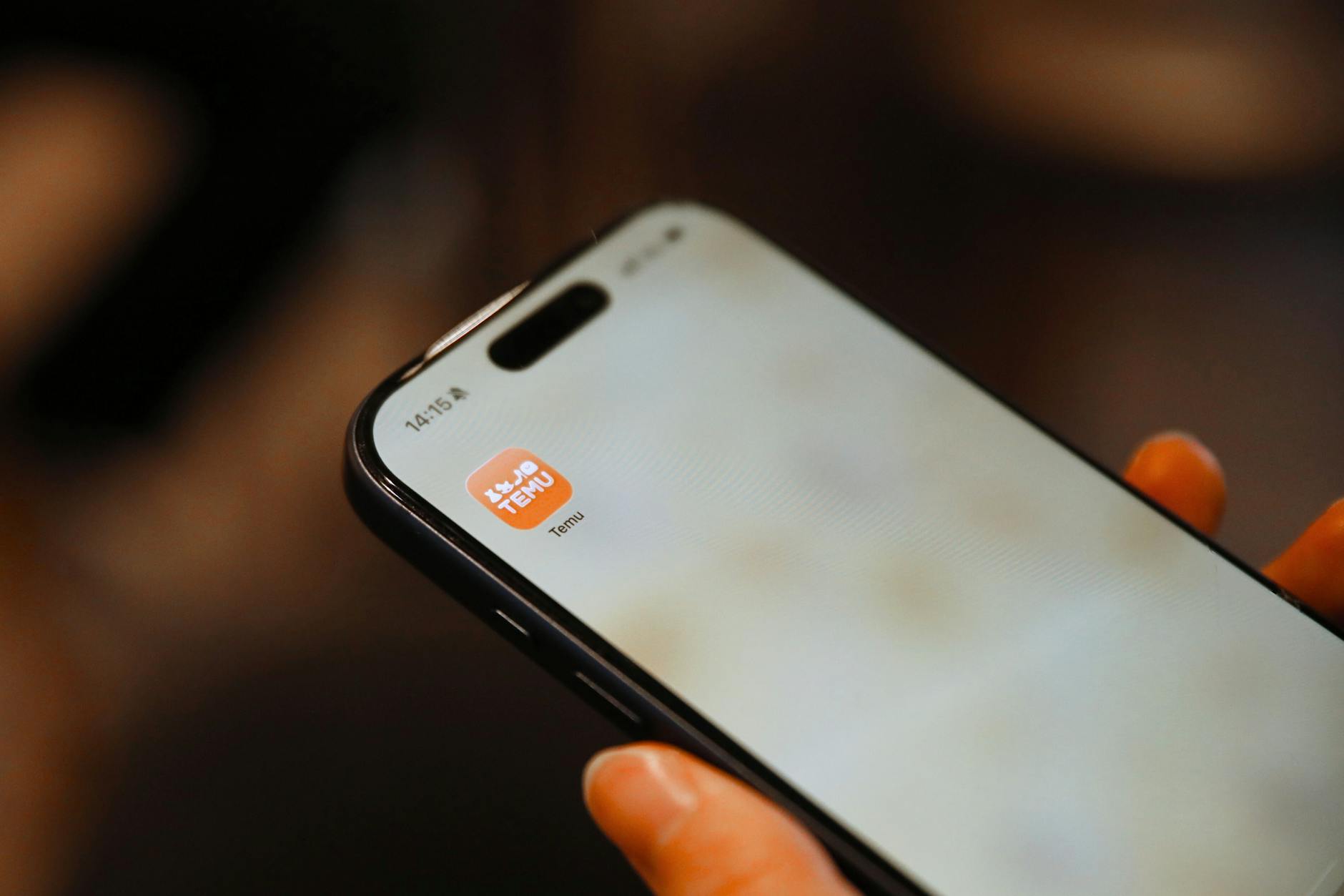 Widok na centrum Gozdzicy z początku XXI wieku, typowa zabudowa małego polskiego miasta w erze transformacji