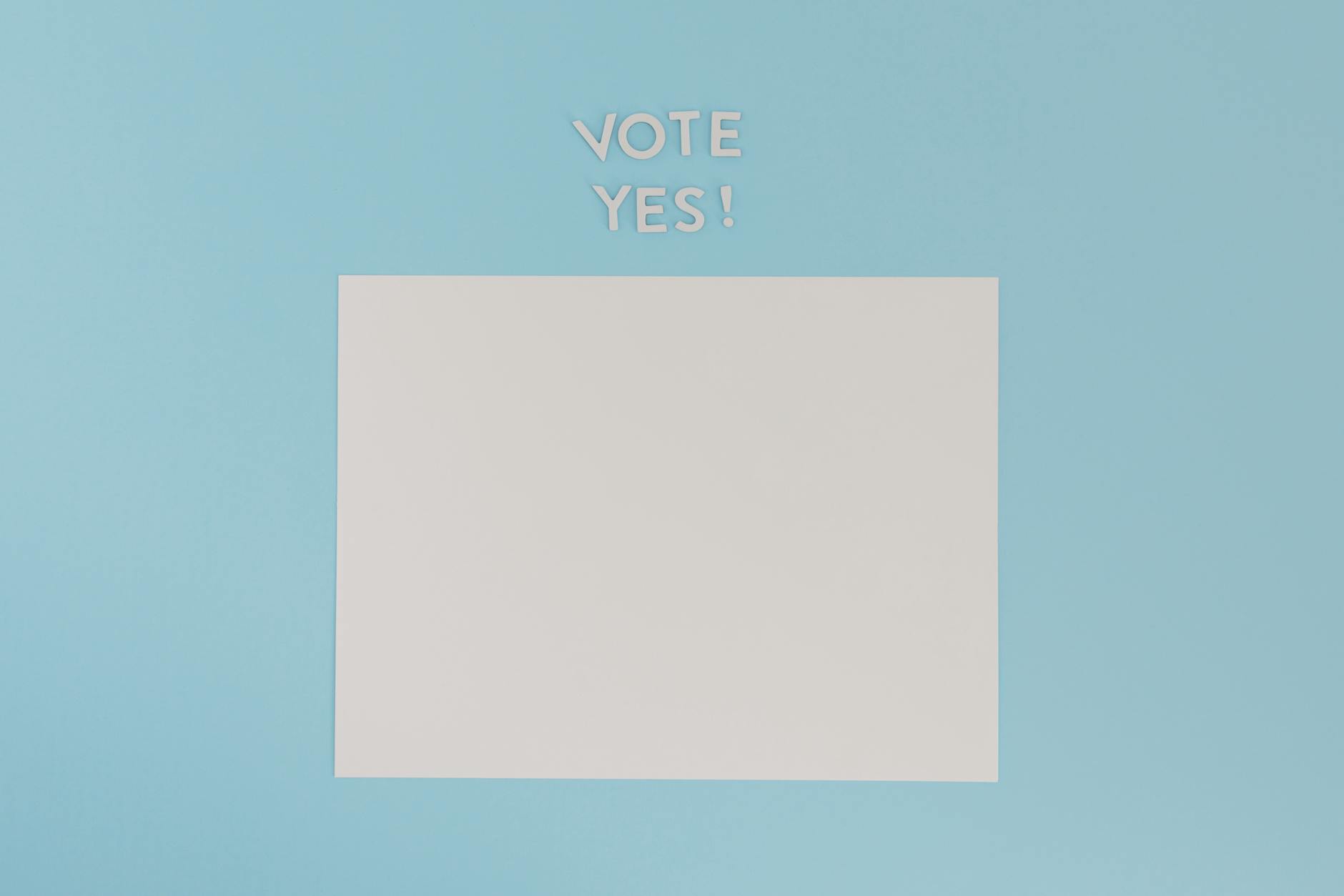 Mieszkańcy Gozdnicy podczas lokalnego wydarzenia, symbolizującego 15 lat po referendum i euroentuzjazm.